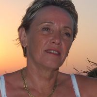 Photo de Femme de ménage à Tart Le Haut